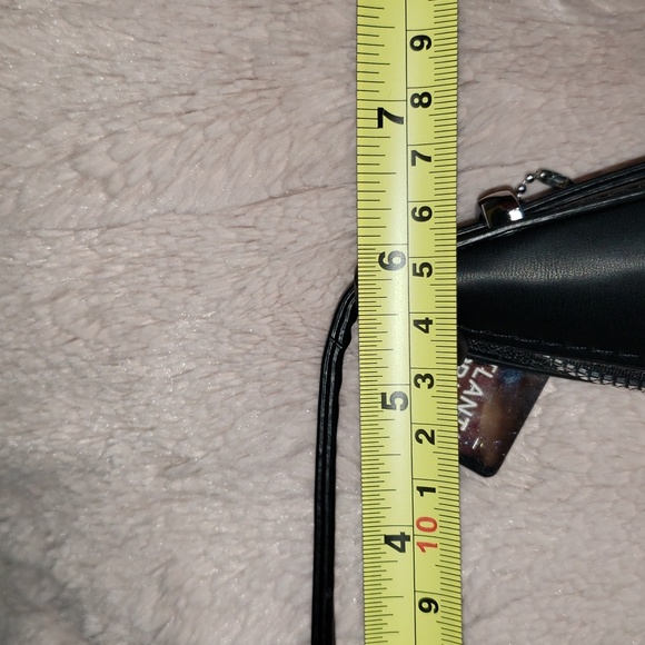 NEW- Small Faux Leather Cluth/ Purse - Picture 7 of 8